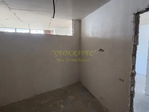 Продается трёхкомнатная квартира у моря с видом на горы и море на 26 этаже .