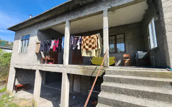 Продается собственный дом в Хелвачаурском районе.