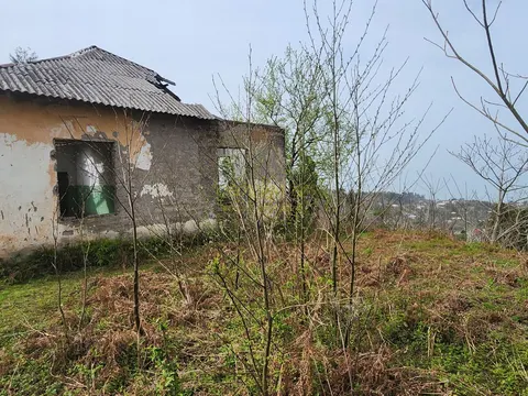 Продается земельный участок с видом на море и горы.