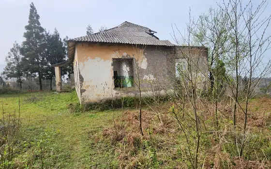 Продается земельный участок с видом на море и горы.