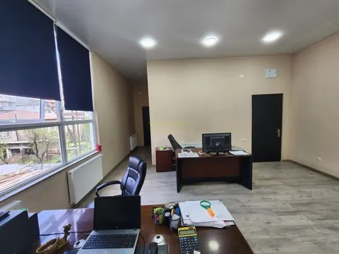 Продается коммерческое помещение в городе Батуми.