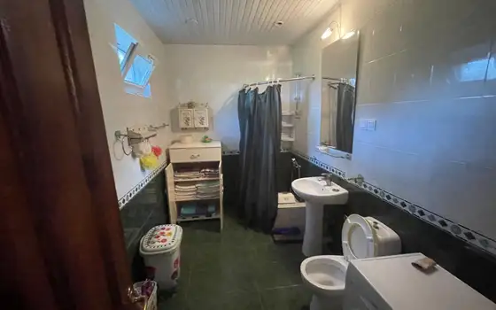 Продается коттедж в Ланхутском муниципалитете в Григолети у моря.