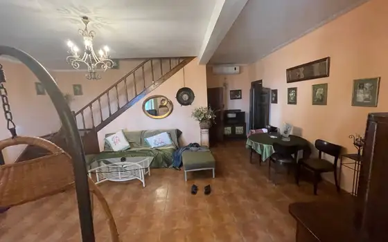 Продается коттедж в Ланхутском муниципалитете в Григолети у моря.