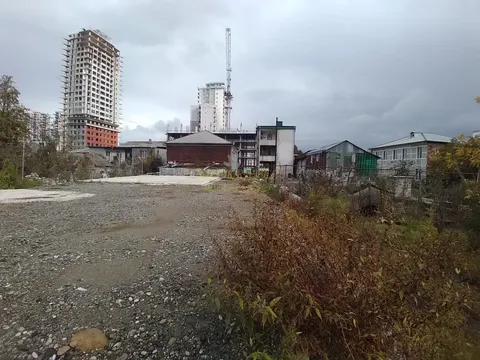 Продается инвестиционный земельный участок на аэропортовское шоссе в городе Батуми.