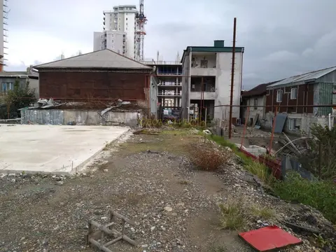 Продается инвестиционный земельный участок на аэропортовское шоссе в городе Батуми.
