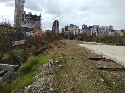 Продается инвестиционный земельный участок на аэропортовское шоссе в городе Батуми.