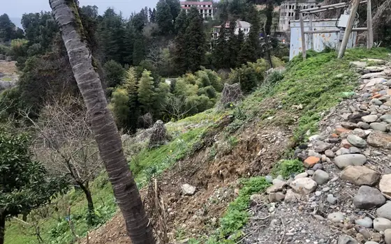 Продается земельный участок с видом на море, на зеленый мыс в городе Батуми.