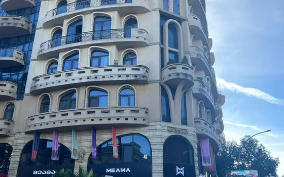 Срочно! Продается квартира в центре Батуми.