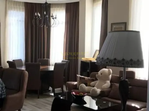 Четырех комнатная квартира у моря в центре старого Батуми на площадь Европы.