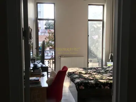 Четырех комнатная квартира у моря в центре старого Батуми на площадь Европы. - изображение 1