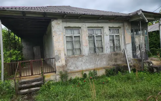 Продается собственный дом в Ланчхути.