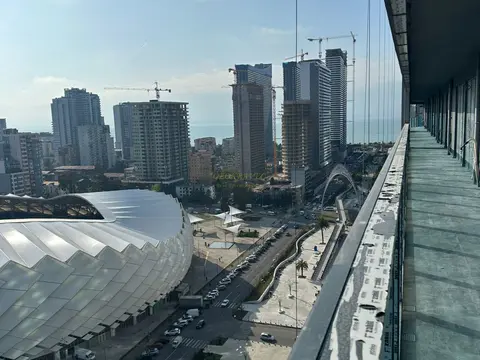 Продается квартира с видом на море и горы.