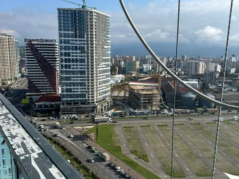 Продается квартира с видом на море и горы.