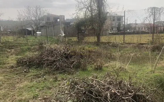 Продается земельный участок в городе Батуми с видом на горы и город.