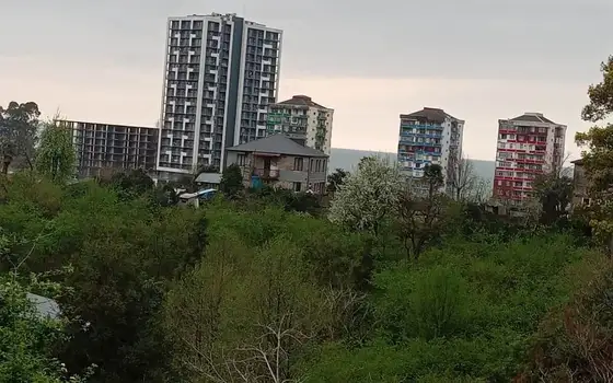 Земельный участок с видом на море и горы.