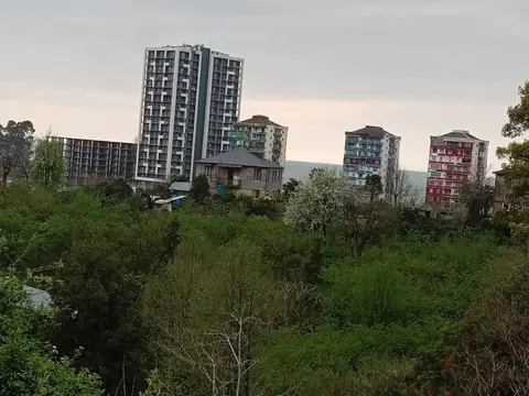 Земельный участок с видом на море и горы.