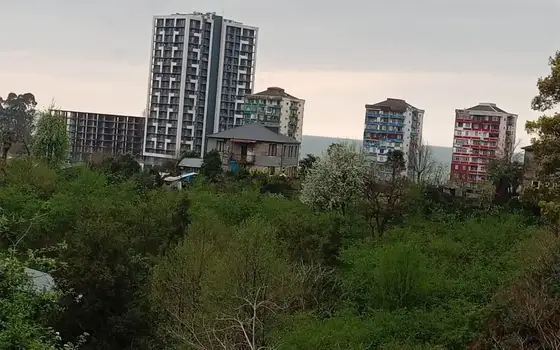 Земельный участок с видом на море и горы.