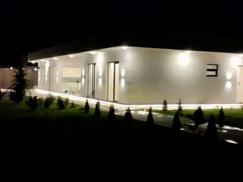 Недавно построенная вилла в Сагурамо.