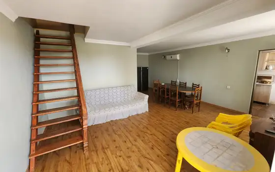 Срочно продается двухэтажный дом на берегу моря.