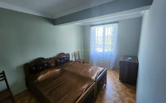 Срочно продается двухэтажный дом на берегу моря.