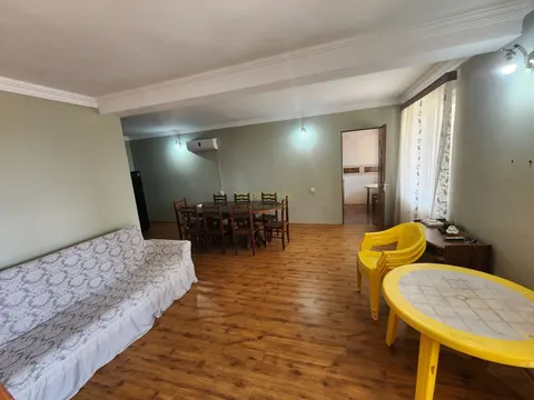 Срочно продается двухэтажный дом на берегу моря.