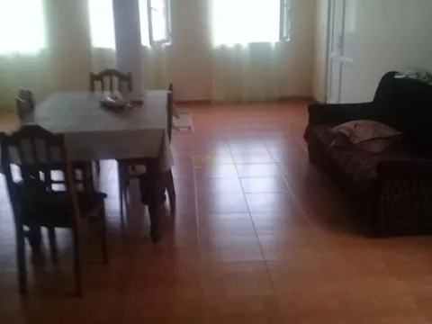 Продается частный дом с земельным участком.