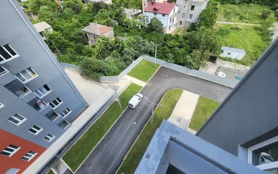 Срочно продается трехкомнатная квартира у моря.