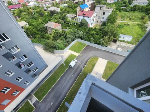 Срочно продается трехкомнатная квартира у моря.