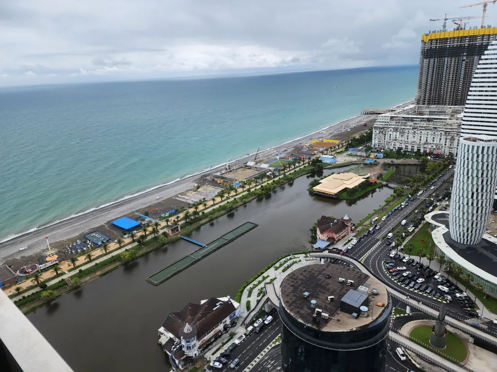 Однокомнатная квартира на берегу моря.