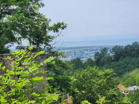Продается земельный участок с видом на море.