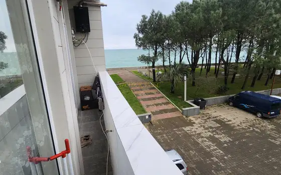 Продается квартира на берегу моря.