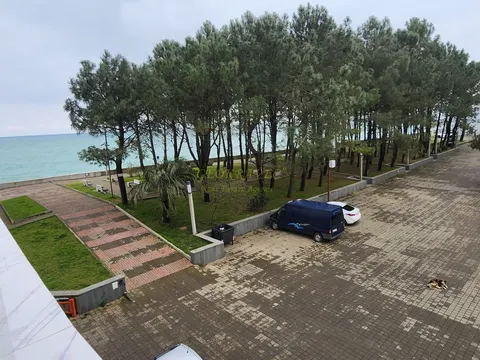 Продается квартира на берегу моря.