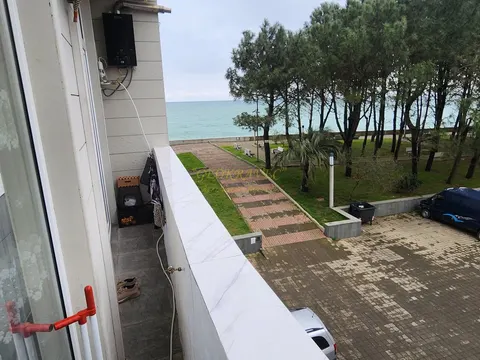 Продается квартира на берегу моря.