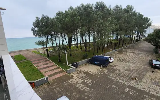 Продается квартира на берегу моря.