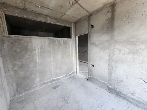 Трехкомнатная квартира в 50 метрах от моря.