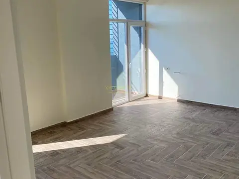 Продается квартира на берегу моря.