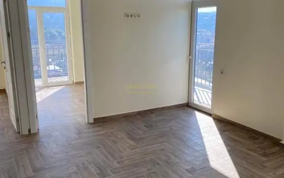 Продается квартира на берегу моря.