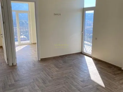 Продается квартира на берегу моря.