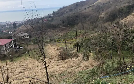 Продается земельный участок с  видом на море и горы в Махинджаури.