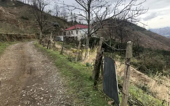 Продается земельный участок с  видом на море и горы в Махинджаури.