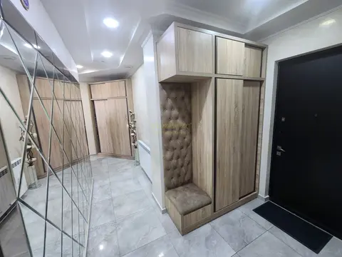 Пятикомнатная квартира с видом на горы.