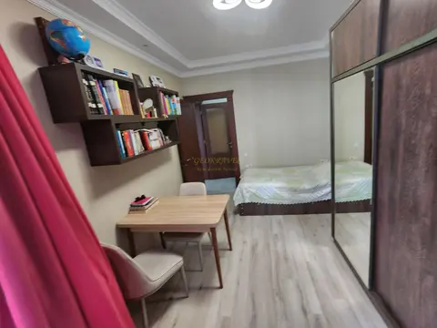 Пятикомнатная квартира с видом на горы.