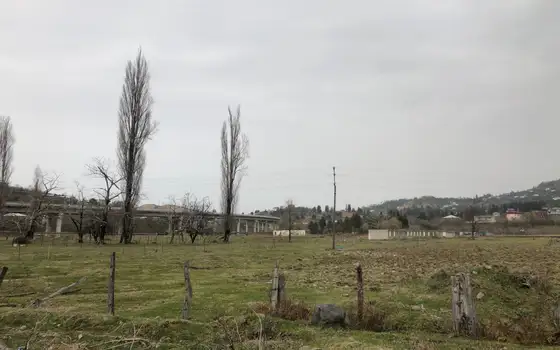 Продается инвестиционный земельный участок у реки в Чакви.