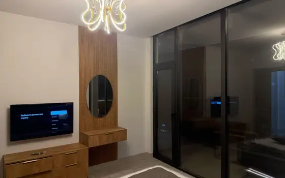 Продается трехкомнатная квартира с видом на море.