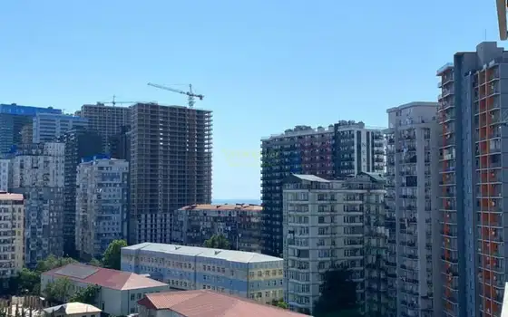 Продается четырехкомнатная квартир у моря.