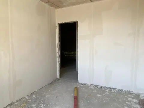Продается четырехкомнатная квартир у моря.