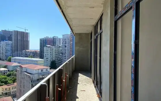 Продается четырехкомнатная квартир у моря.