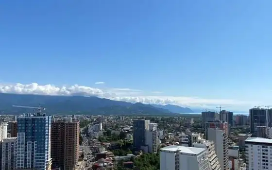 Продается четырехкомнатная квартир у моря.