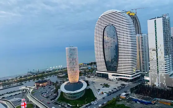 Продается двухкомнатная квартира с видом на море.