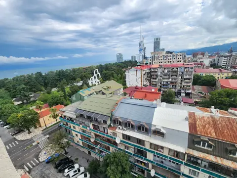 Продается квартира в центре города.